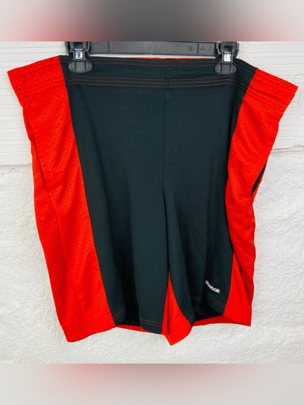 Reebok Black with Red Side-Panel Performance Shorts size medium